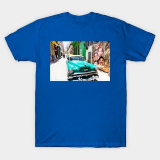 La Havana, Green Car In Cuba T-Shirt